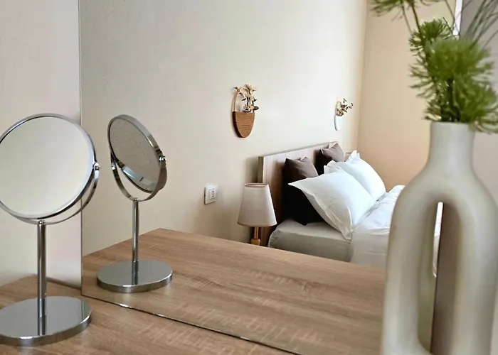 Apartment Living - Cozy *